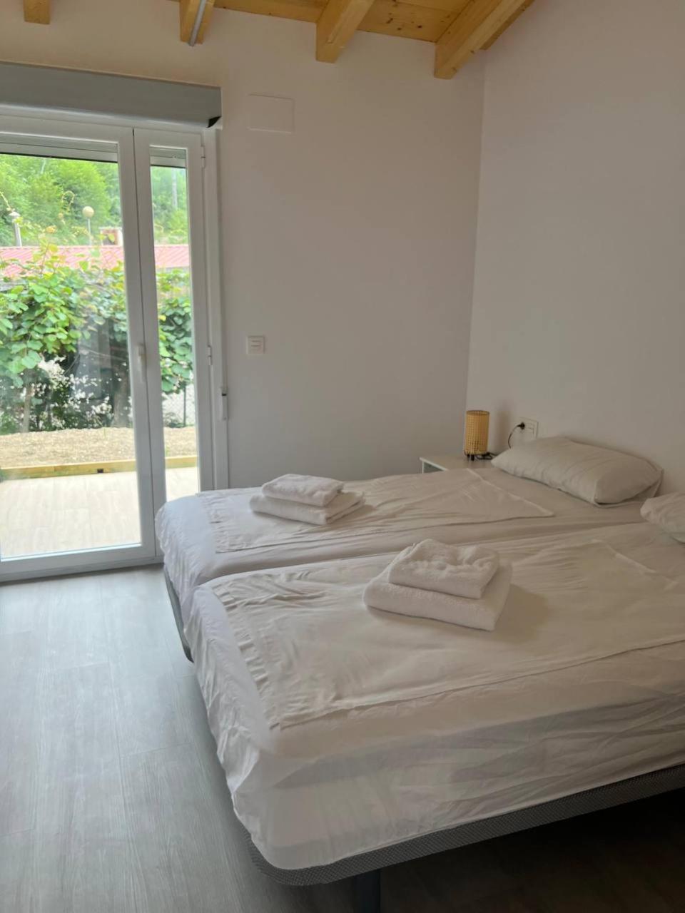 Erletxe Aterpea Hostel เลโซ ภายนอก รูปภาพ